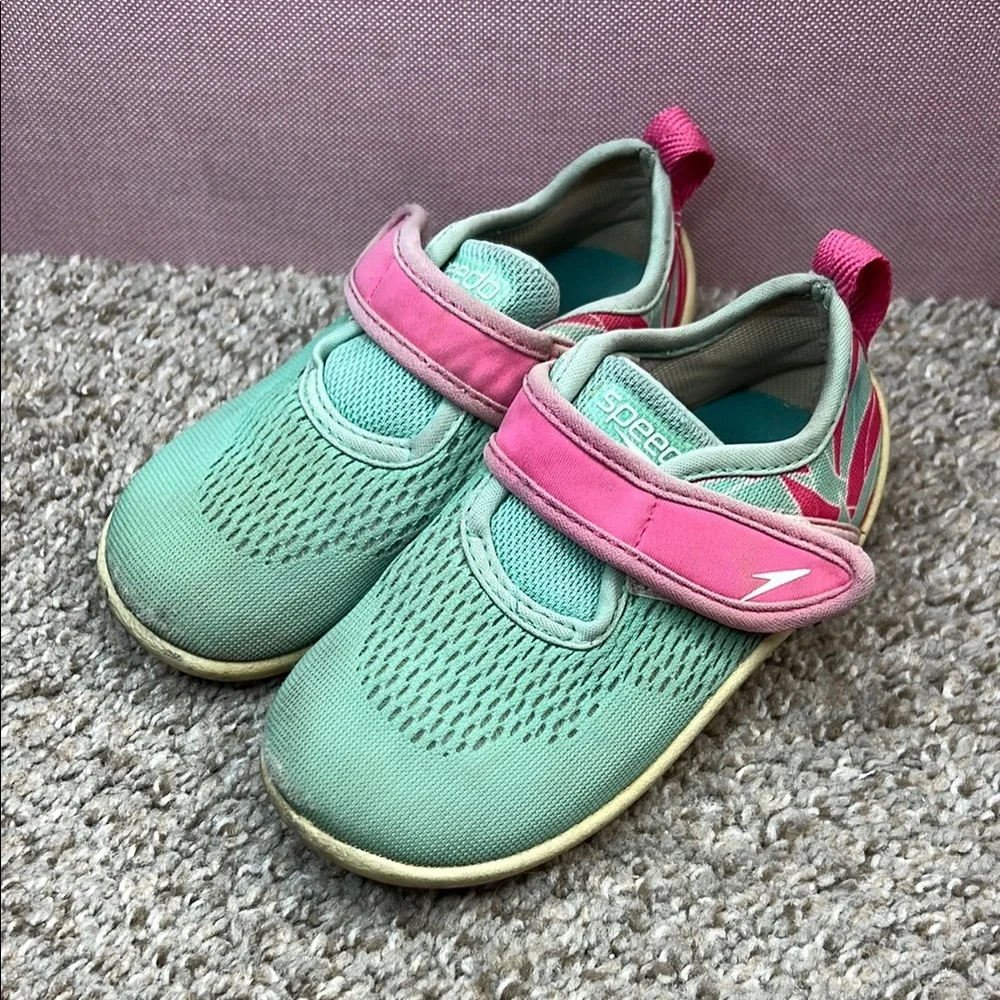 Speedo Water Shoes Green and Pink Lightweight Mesh